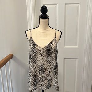 Like new Evereve Allison Joy snake print cami in size medium